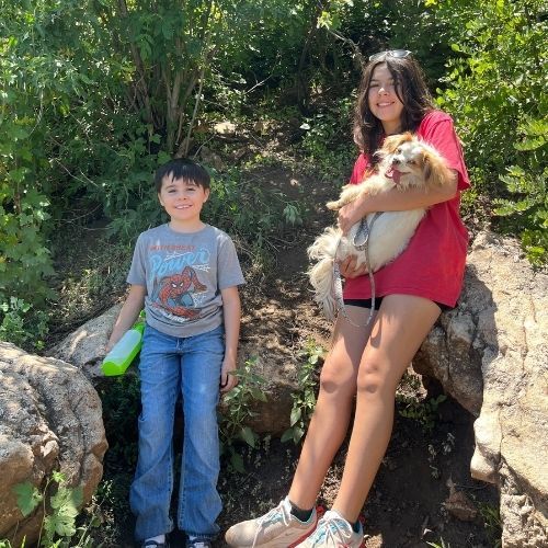 Sarah Munoz Family and Dog